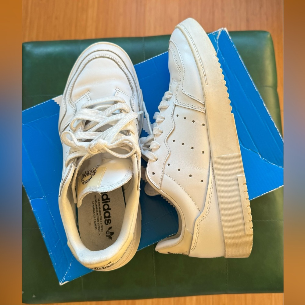 Last price! Real leather sneakers Adidas, white, size us 8,5, uk 7, unisex
